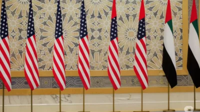 us and uae flags