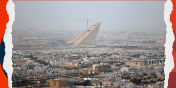 Saudi Arabia Slashes Foreign Worker Pay Packages as $925B Fund Pivots to AI